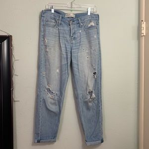 Abercrombie&Fitch boyfriend straight ripped jeans6